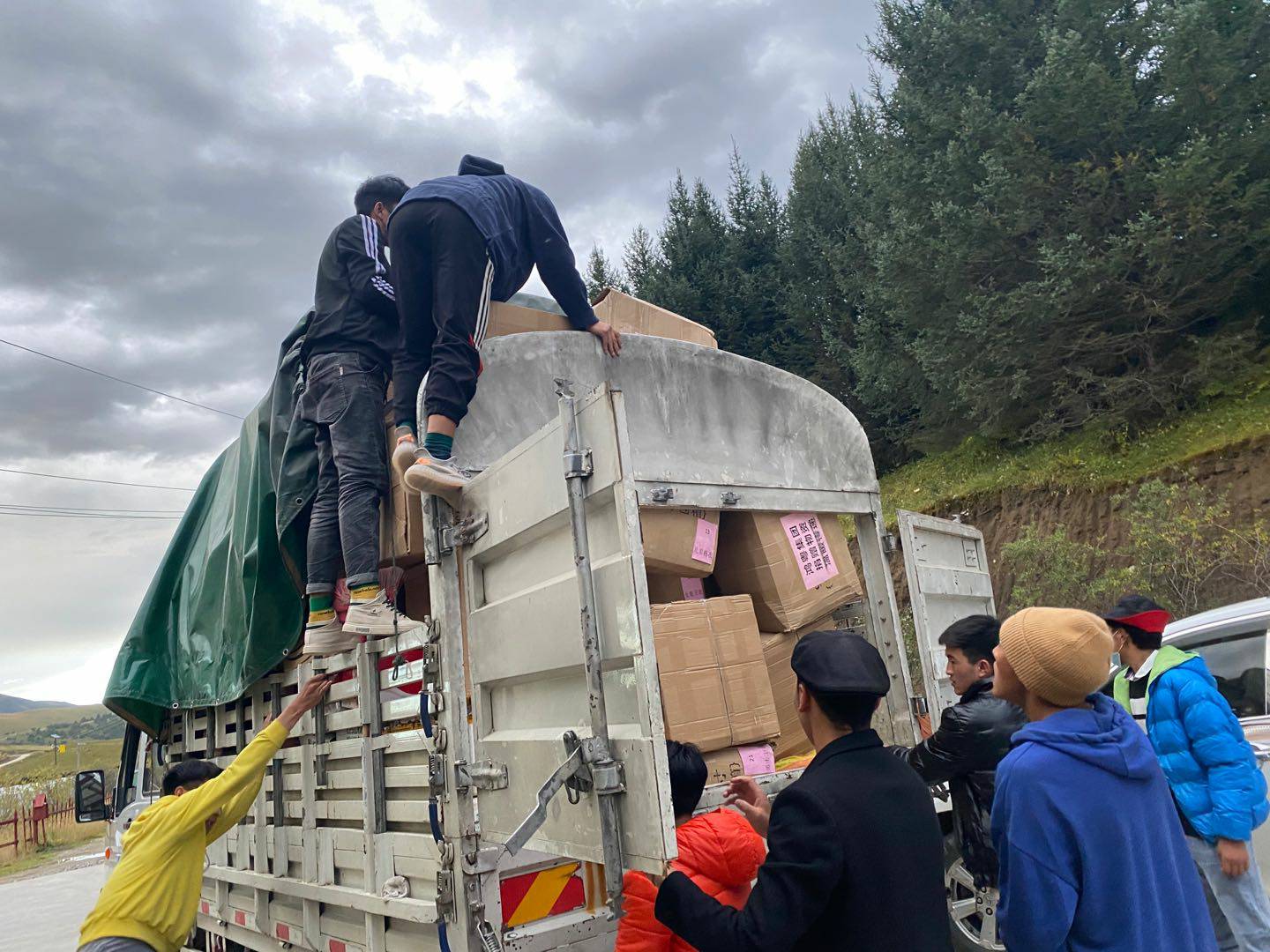乐竞体育·乐竞网站登录官网入口-乐竞(中国)公益回顾丨家国同欢月同圆 温暖满载甘孜州(图5)