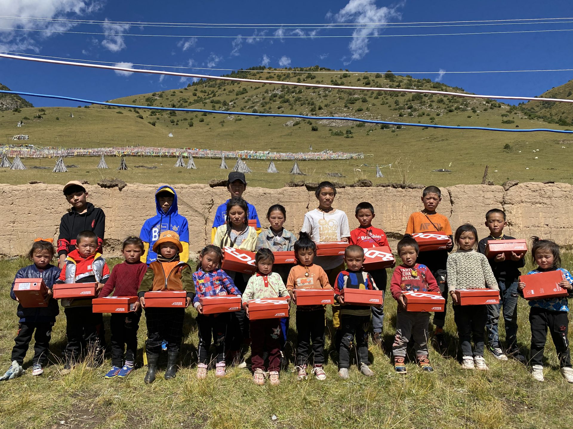 乐竞体育·乐竞网站登录官网入口-乐竞(中国)公益回顾丨家国同欢月同圆 温暖满载甘孜州(图13)